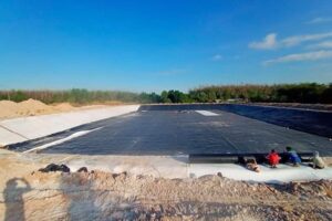 Độ bền của màng HDPE trong điều kiện thời tiết là vấn đề mà mọi khách hàng đều quan tâm