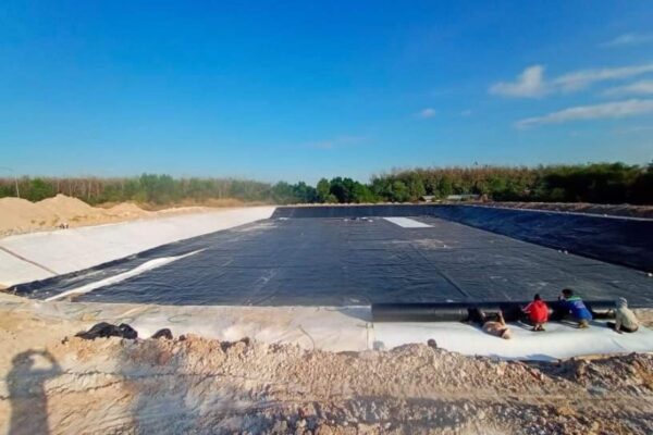 Độ bền của màng HDPE trong điều kiện thời tiết là vấn đề mà mọi khách hàng đều quan tâm